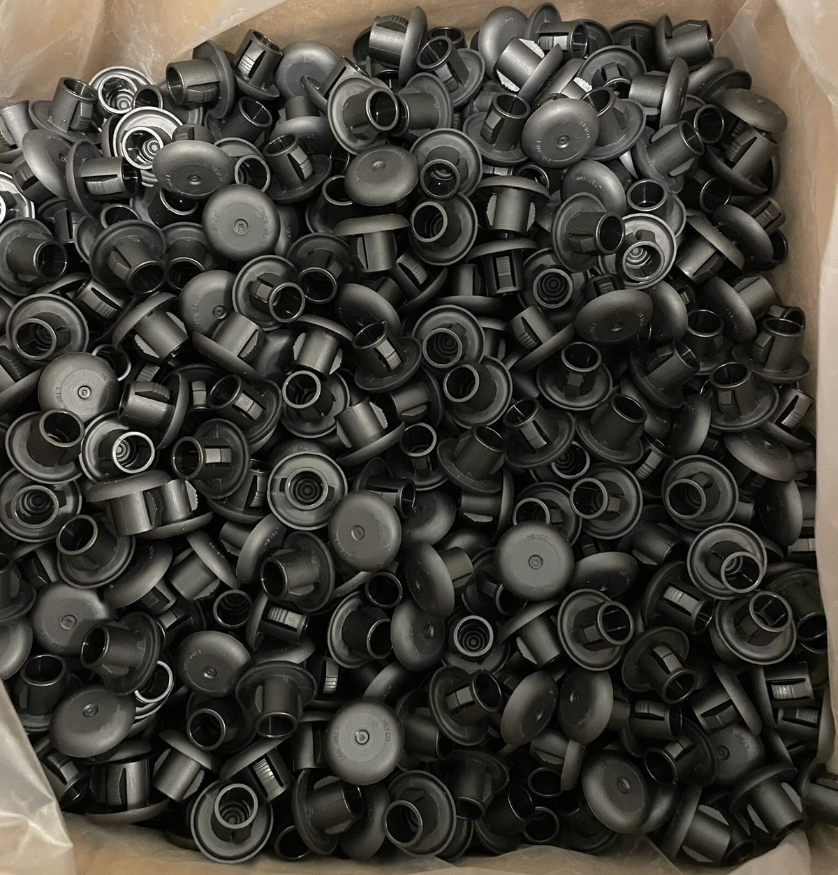 Heyco C2058 LTBP 500-250 Black Molded Liquid Tight Break-Thru Plugs NEW!