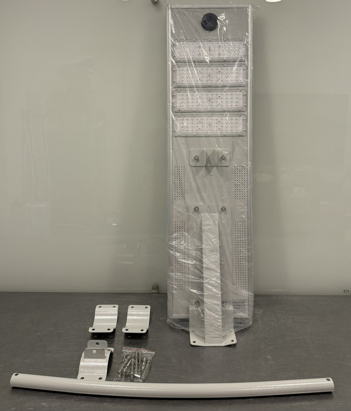 Solar Street Light 60W LED 6000K Heavy Duty NEW IN BOX! FREE SHIPPING!