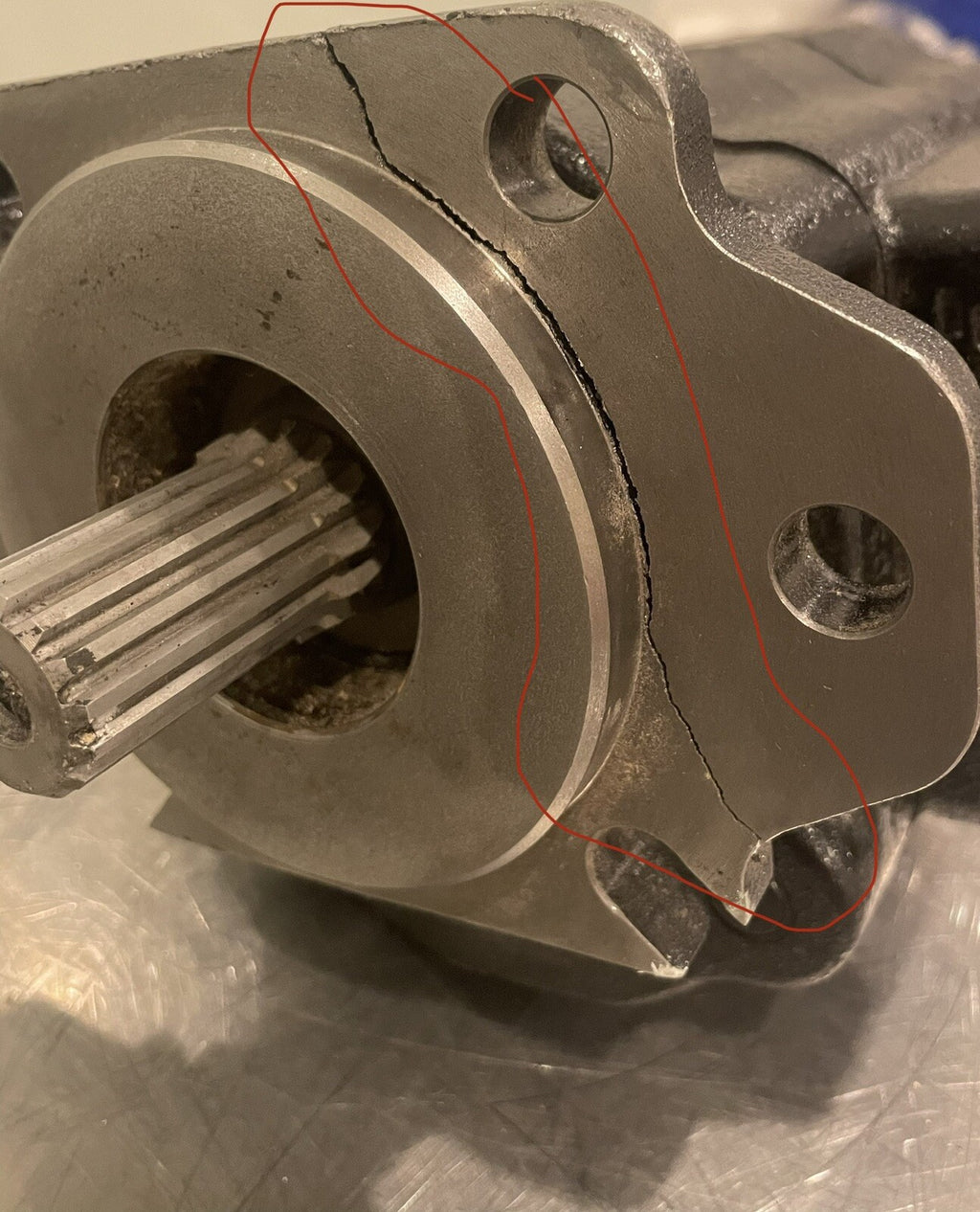 Parker 3139610800 Hydraulic Gear Pump Damaged NEW! FREE SHIPPING!