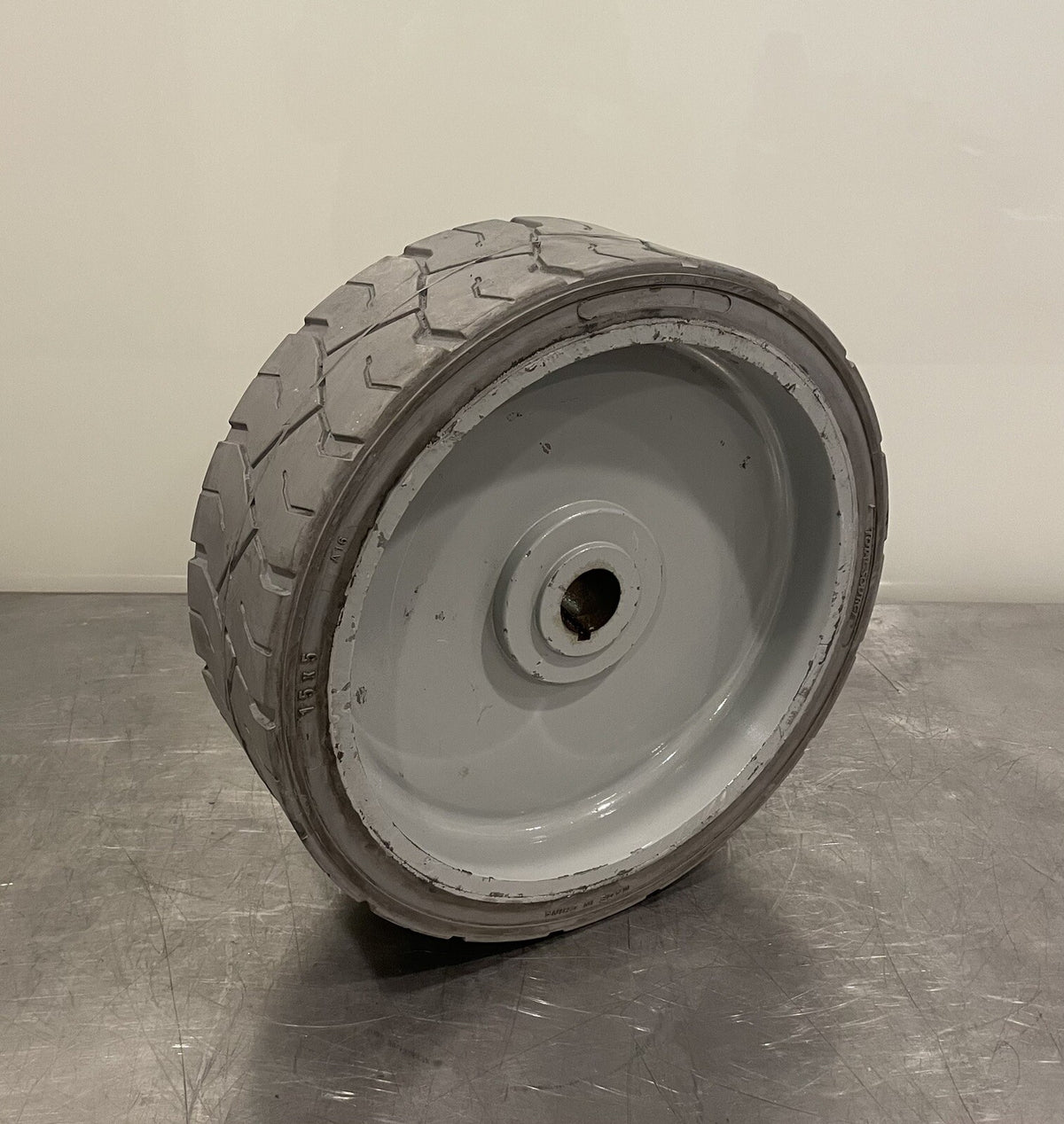 Total Source 15X5 Tire Grey Mould On Wheel Forklift Scissor Lift NEW! SHIPS FREE
