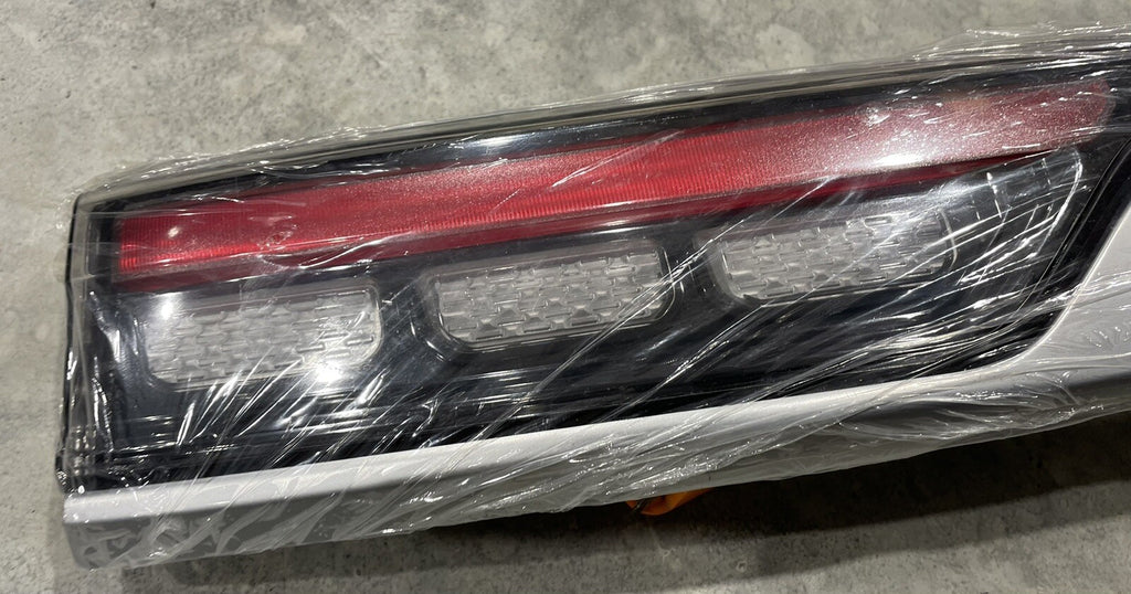 Jeep 534902900 Rear Light Assembly Strip W/ Chrome Trim NEW! FREE SHIPPING