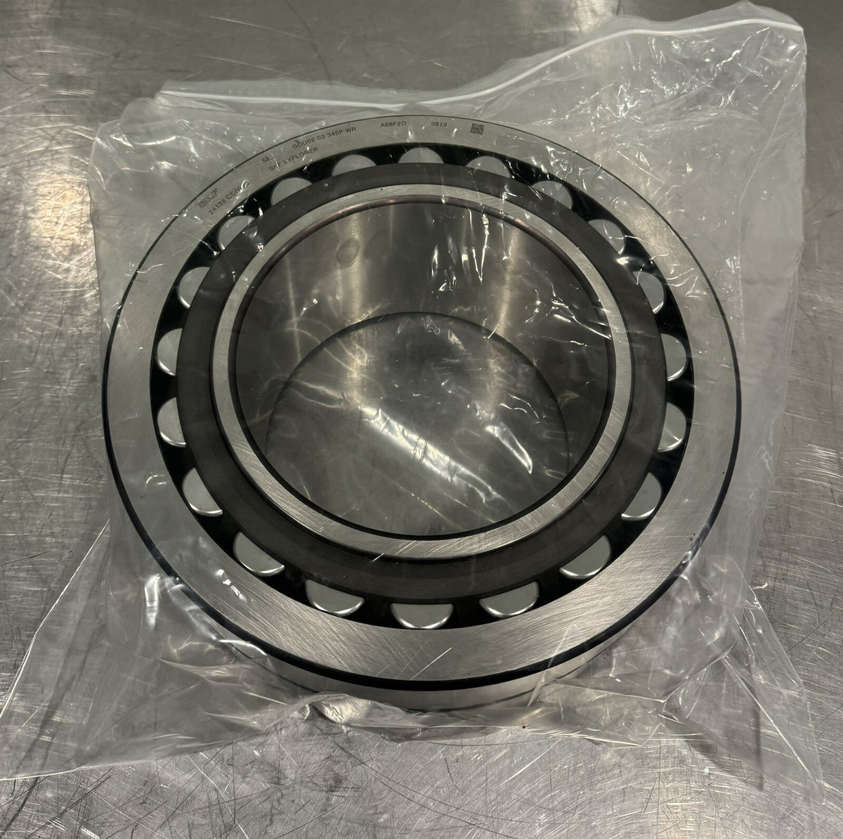 SKF 24132 CC/W3 Spherical Roller Bearing NEW! FREE SHIPPING!