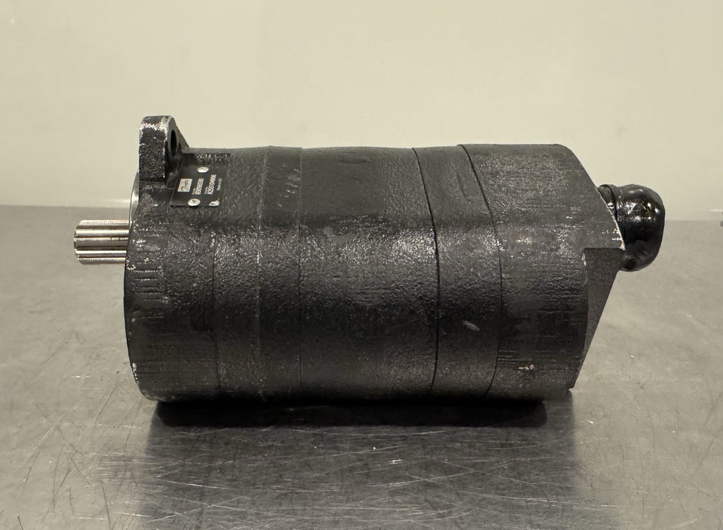 Danfoss 83056530 Gear Pump LH Dual Displacement Splined Shaft 2 Bolt NEW!