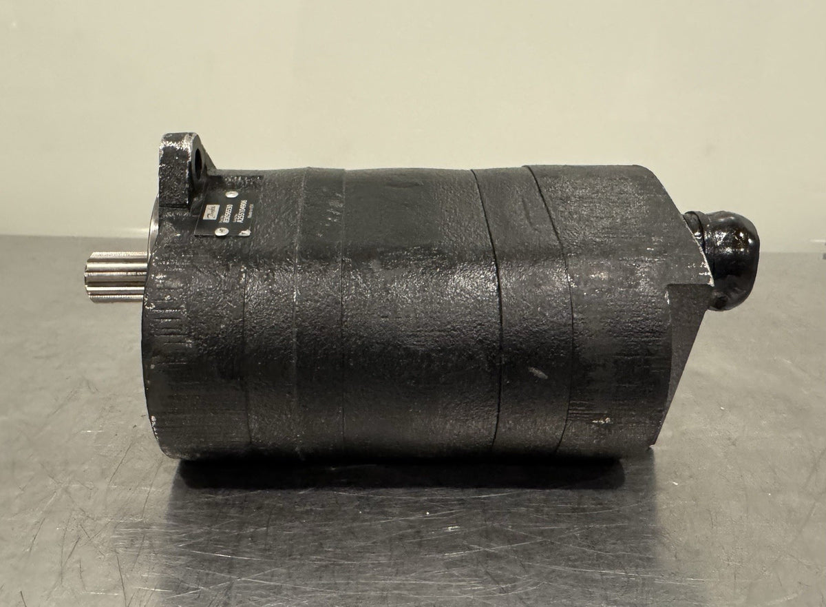 Danfoss 83056530 Gear Pump LH Dual Displacement Splined Shaft 2 Bolt NEW!