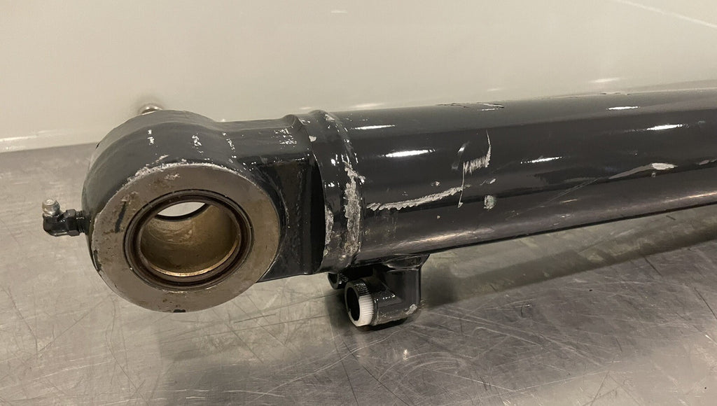 Hitachi YD00000368 Hydraulic Cylinder NEW! FREE SHIPPING!!