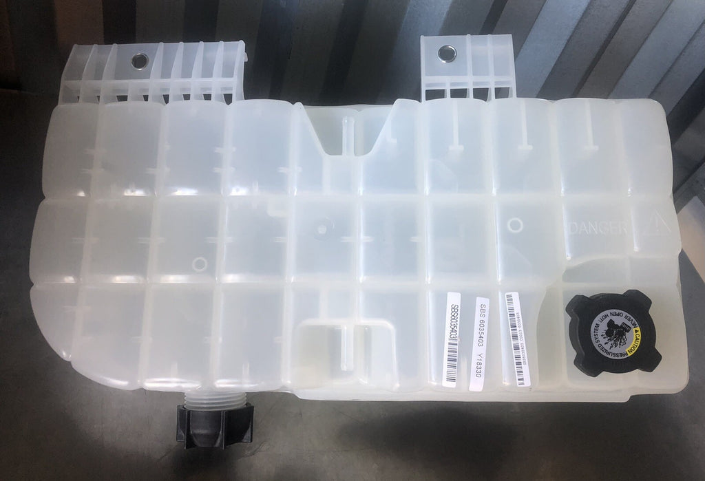 Sunbelt Radiators SBS6035403 Heavy Duty Coolant Tank Peterbilt Kenworth NEW!!!