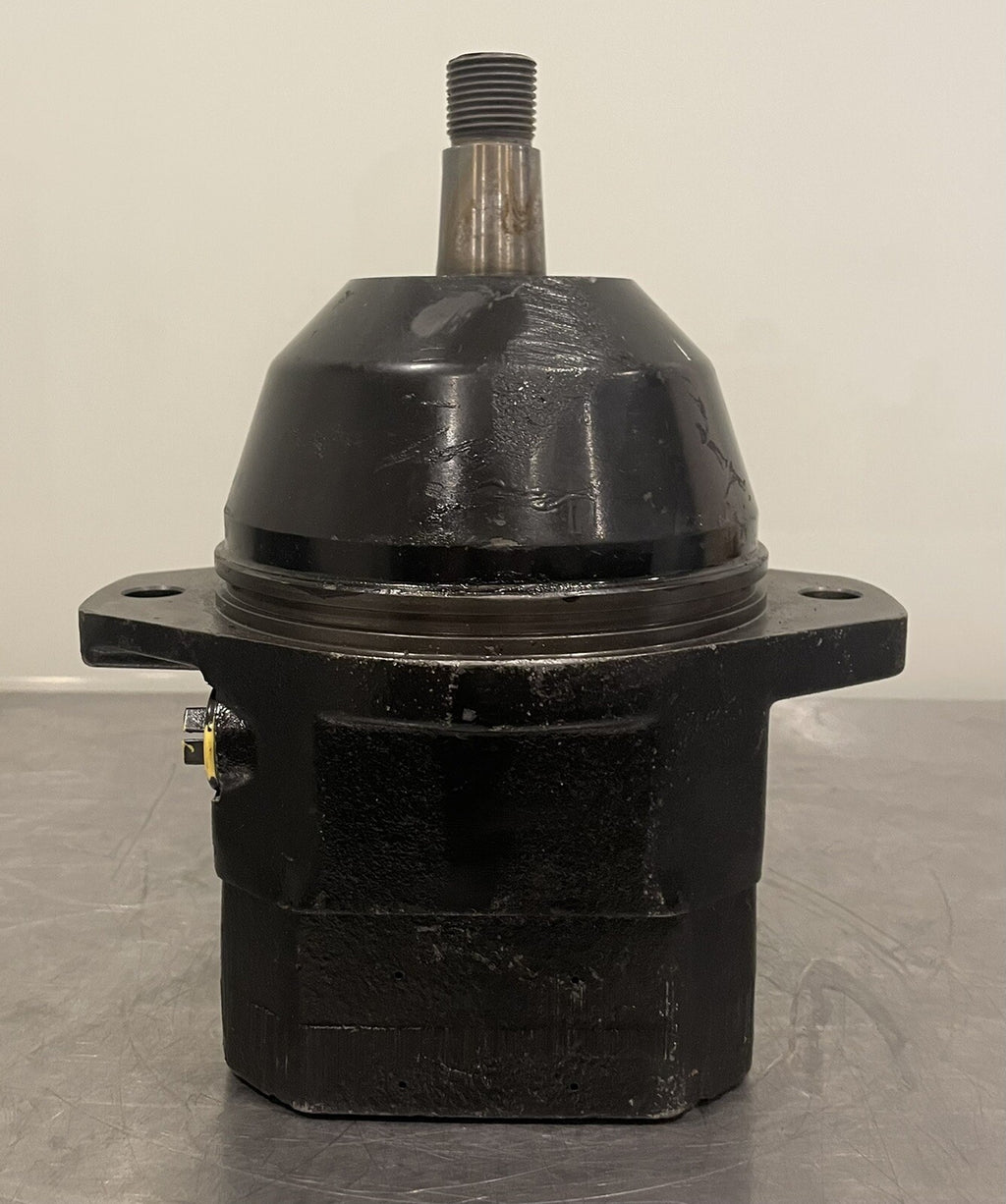 John Deere TA18090 Hydraulic Motor R902507319 Tapered Thread Shaft NEW!