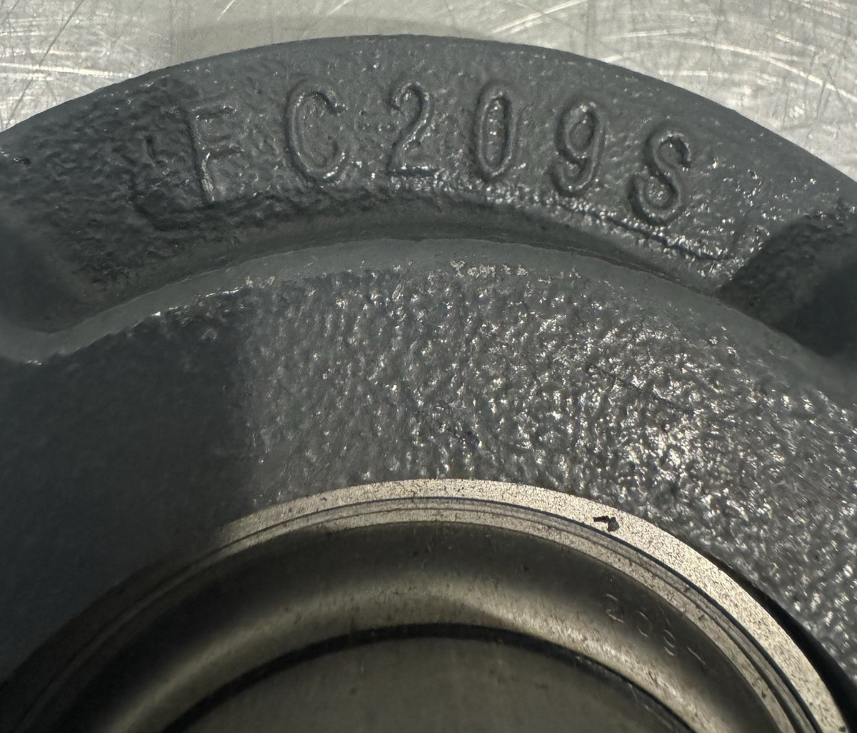 Peer FC209S Flanged Roller Bearing NEW! FREE SHIPPING!