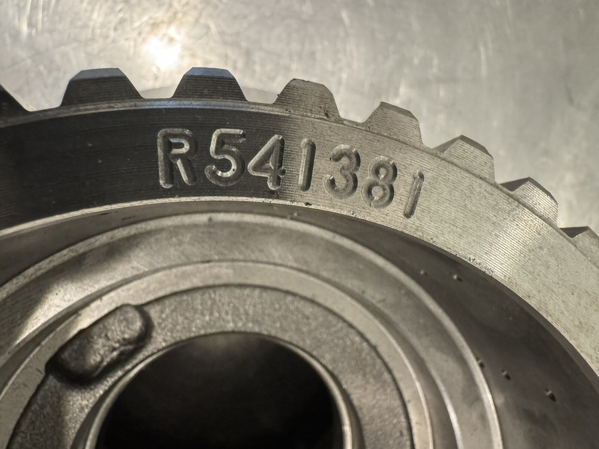 R541381 John Deere Differential Intermediate Housing NEW! FREE SHIPPING!