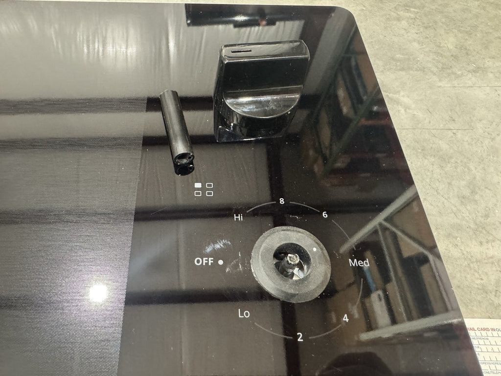 Whirlpool WCE55US0HB01 Electric 4 Element Ceramic Glass Cook Top NEW IN BOX!