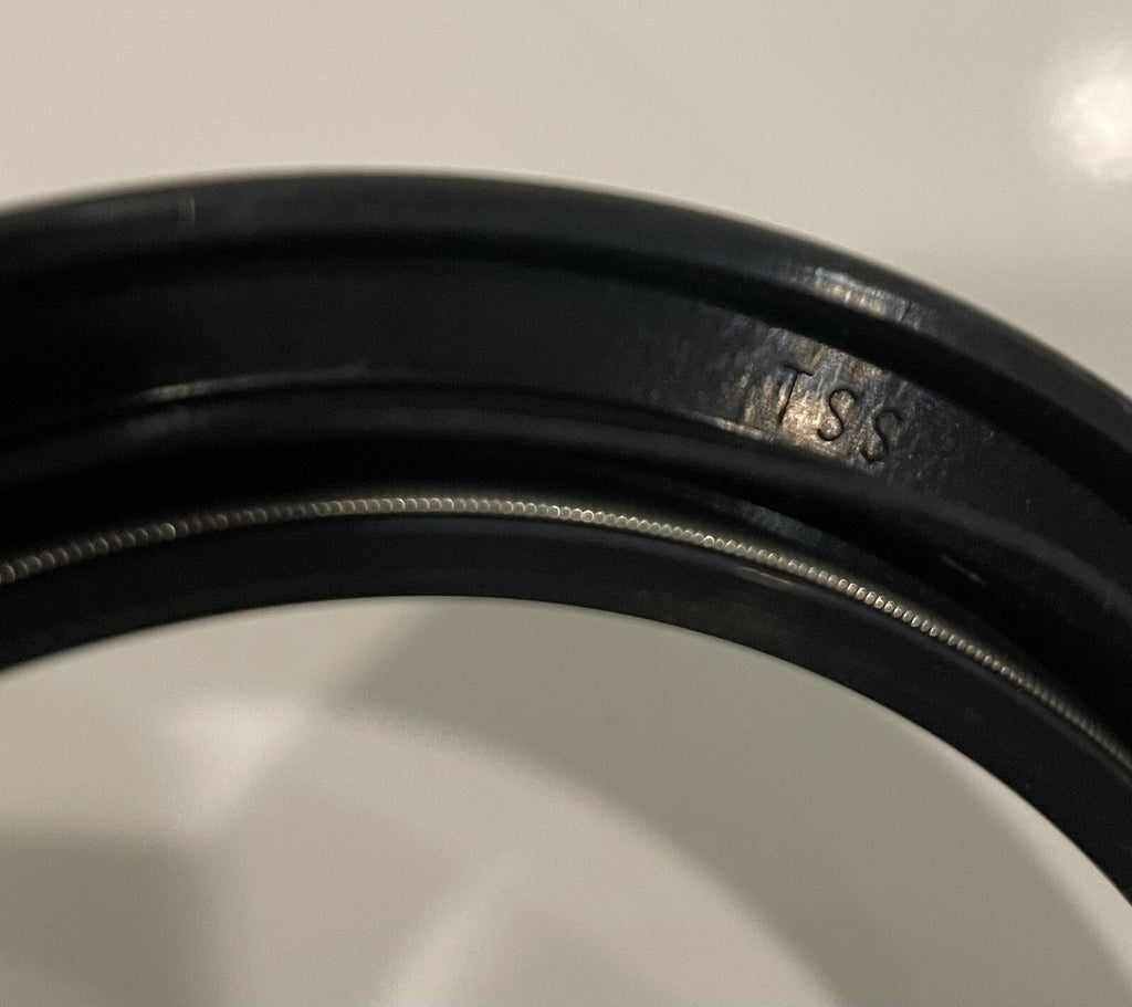 Trelleborg TRUN00027/N7MVY Radial Oil Seal TSS TRUN000277 NEW! FREE SHIPPING!
