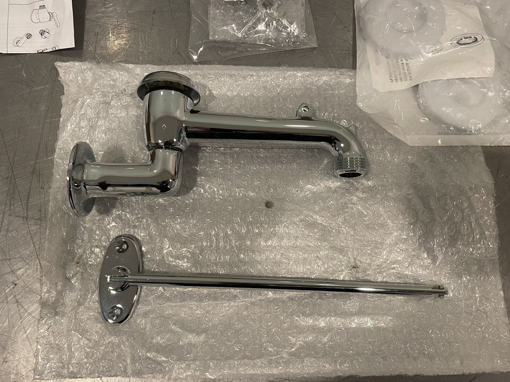 Chicago Faucets 782-VBCP Chrome Seevice Sink Faucet W/ Vacuum Breaker Spout NEW!