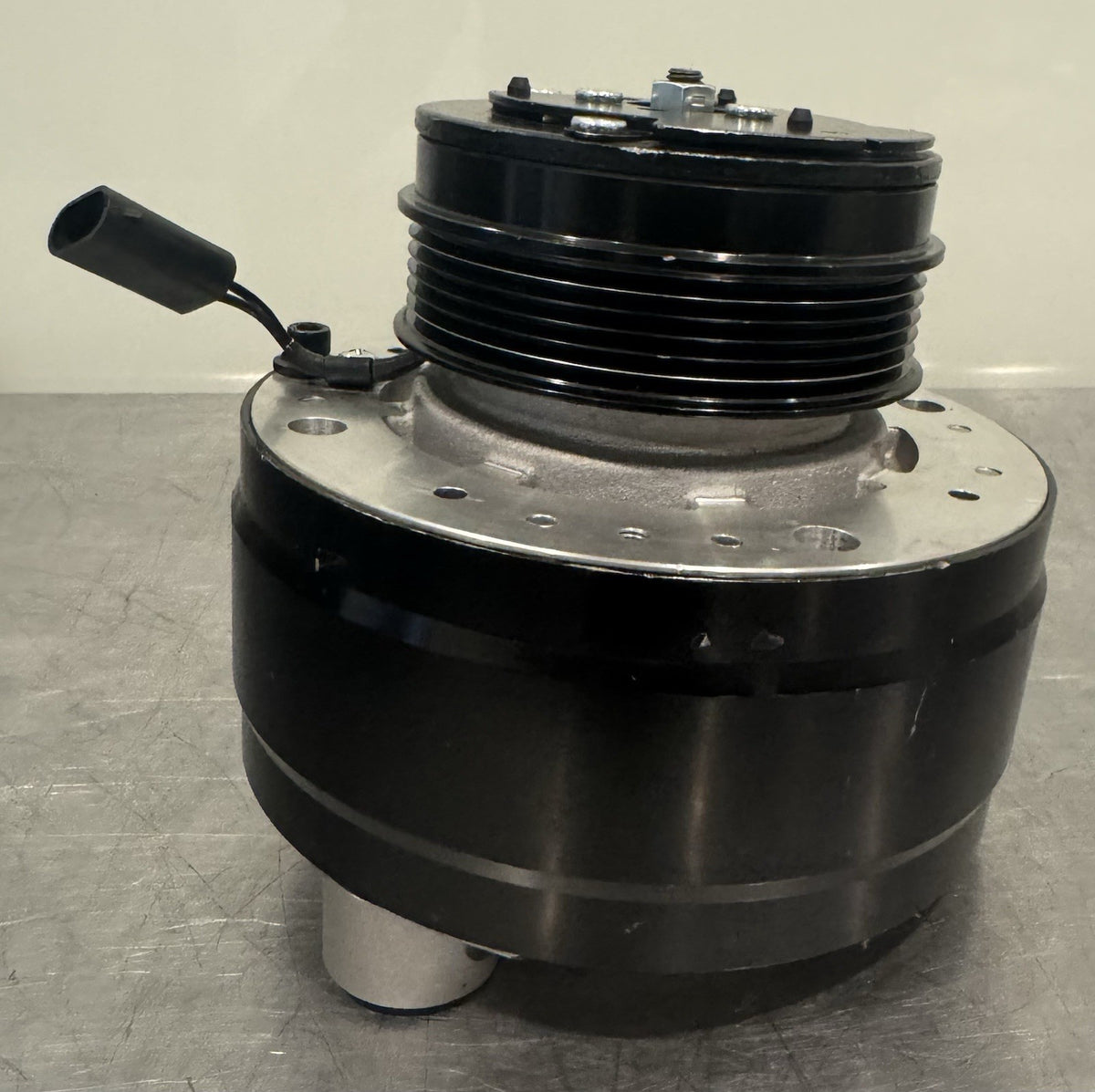 Omega 20-10492-AM AC Compressor W/ Clutch NEW! FREE SHIPPING!