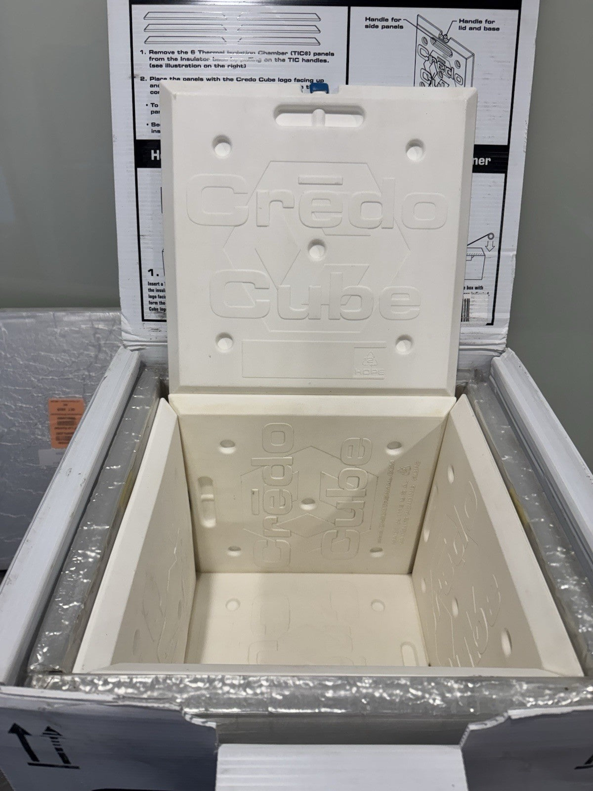 Credo Cube 80004 Interior 12x12x12 Exterior Roughly 16x16x18 USED! SHIPS FREE!