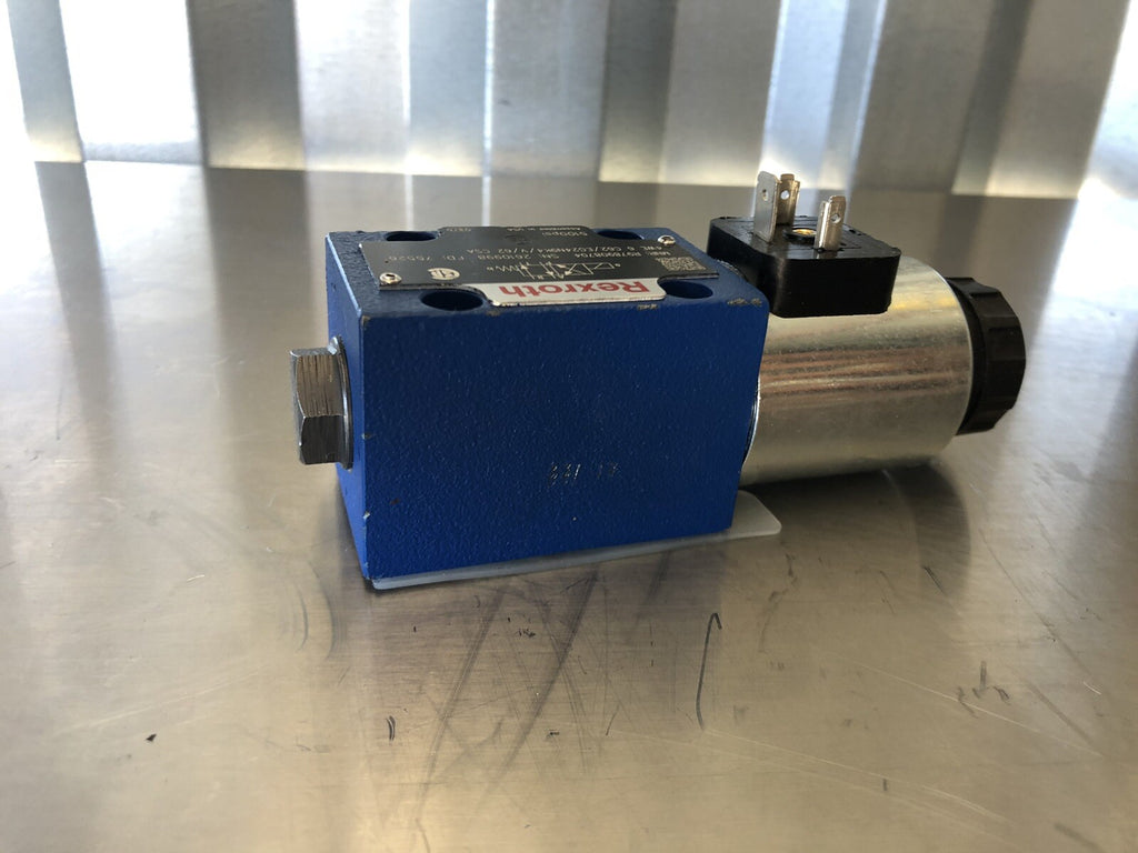 Rexroth R978908704 Hydraulic Directional Control Valve NEW! FREE SHIPPING!!!