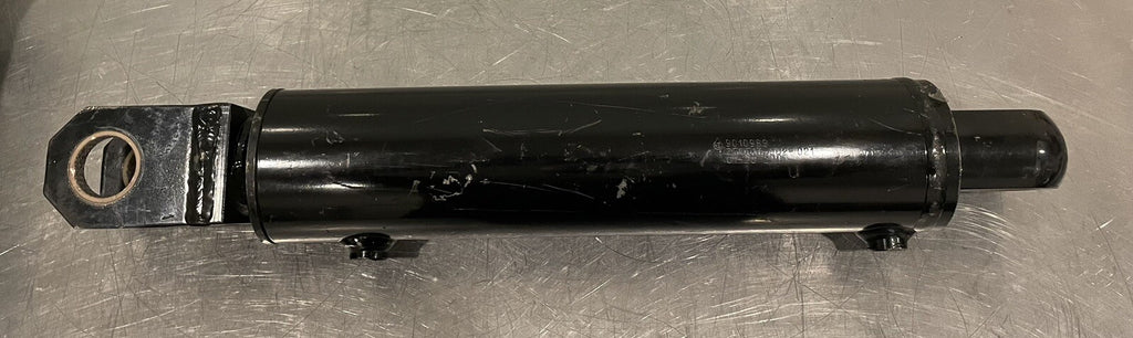 9010989 Hydraulic Cylinder 250517-002-021 1/2” Ports 1.5” Connections NEW!