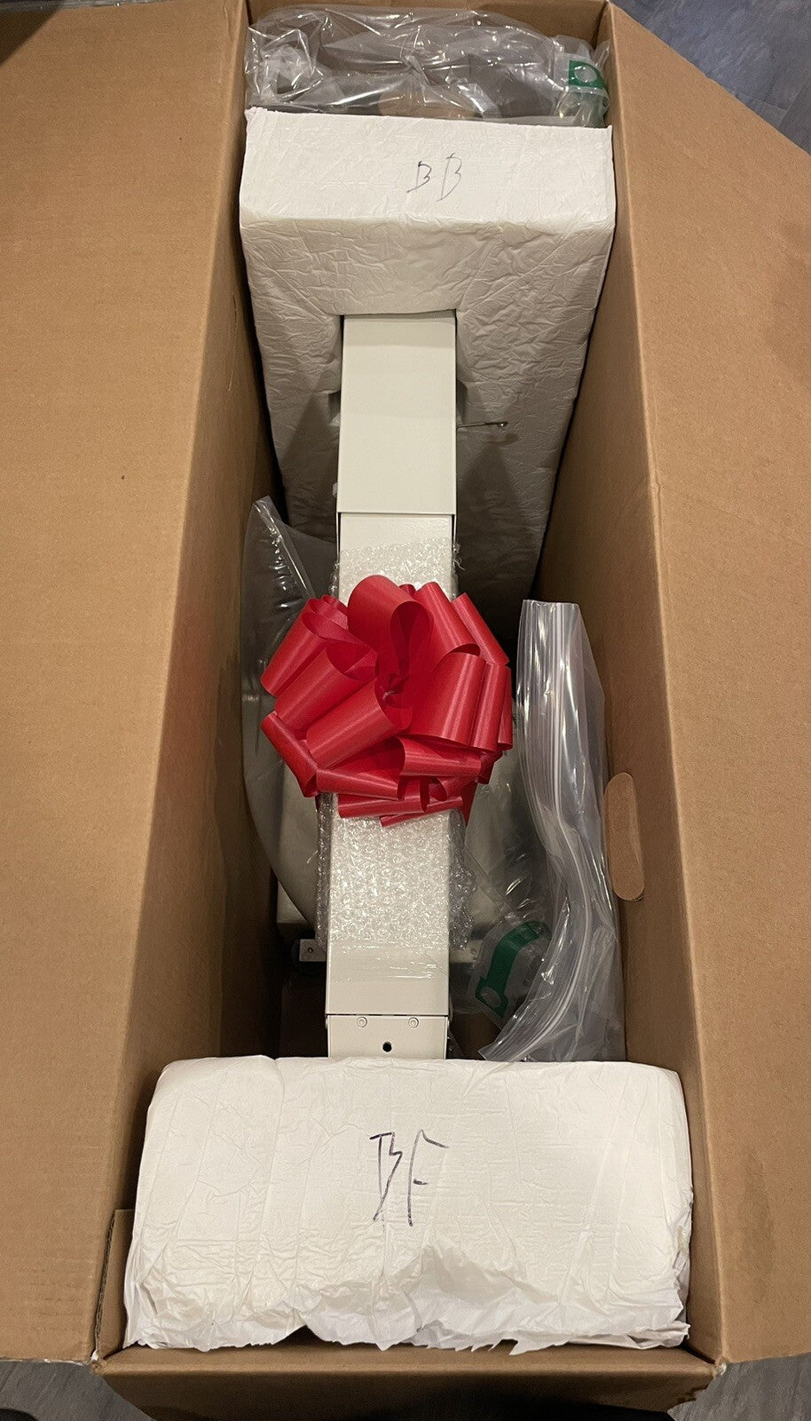 APQS Lenni Longarm Quilting Machine W/ Accessories NO TABLE/STAND NEW IN BOX!