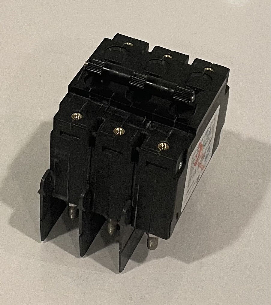 Carling CA3-X0-22-390–121-CG Circuit Breaker 3 Pole 30 Amp Hydraulic-Magnetic