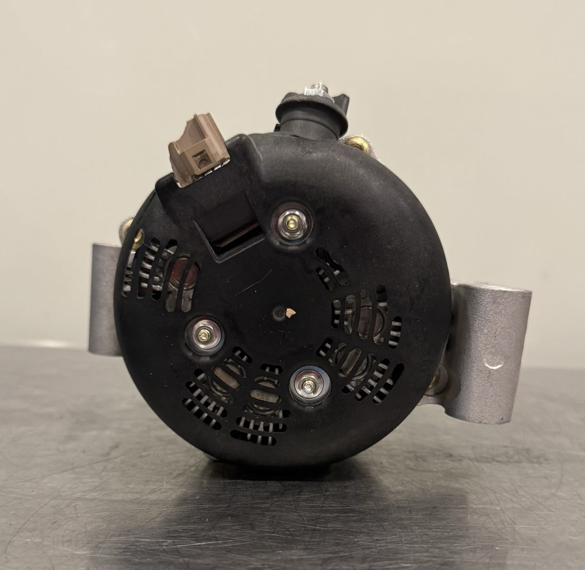 Delco Remy 23031 Alternator NEVER USED BROKEN ELECTRICAL CONNECTION! SHIPS FREE!