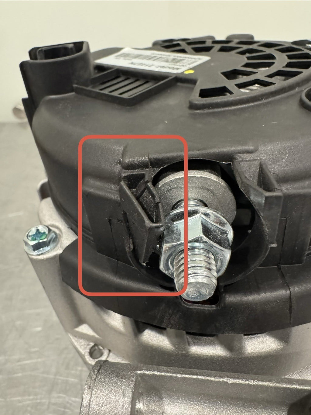WAI 21487N Alternator 12VDC 220A For Mercedes Benz NEW! DAMAGED CONNECTION!