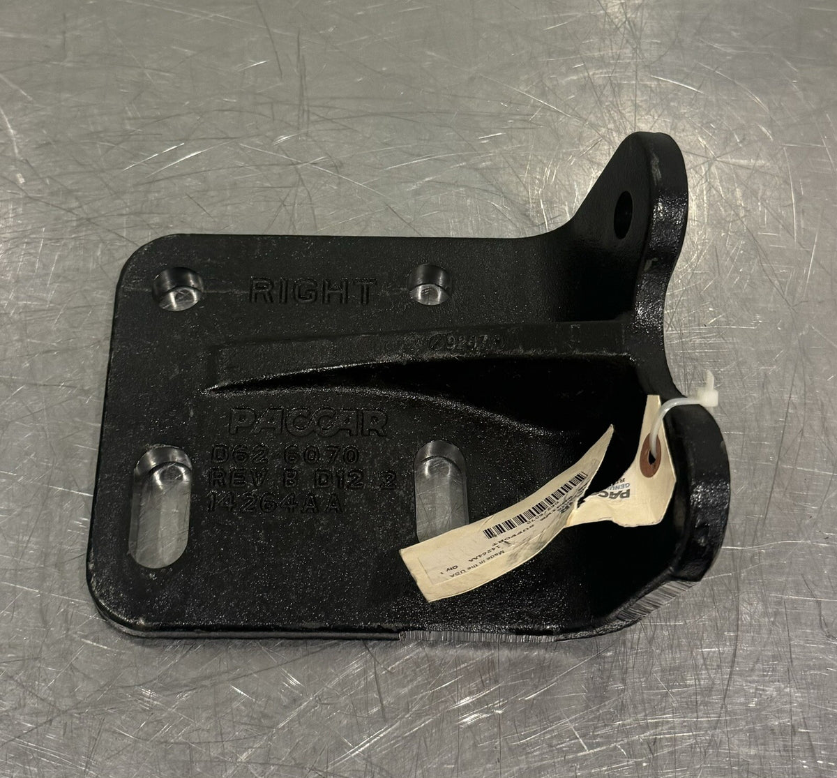 Paccar D62-6070 Engine Mount Bracket Support NEW! FREE SHIPPING!
