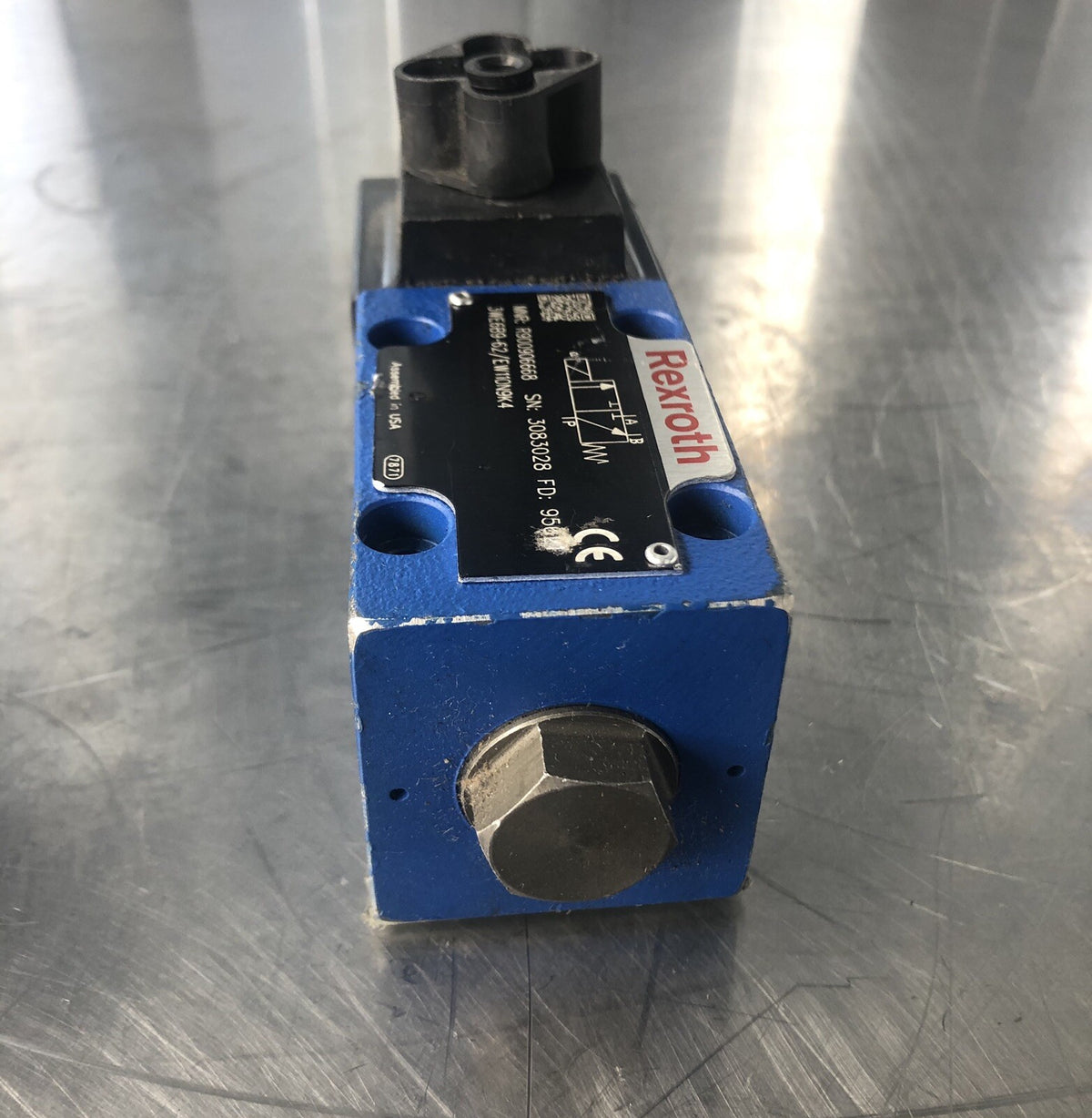 Rexroth R900906668 Bosch Hydraulic Solenoid Valve NEW!!! SHIPS FREE!!!