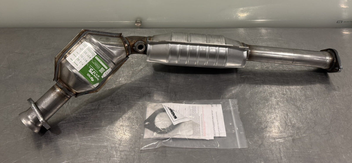 Magnaflow 454000 California Compliant Direct Fit Catalytic Converter NEW IN BOX!