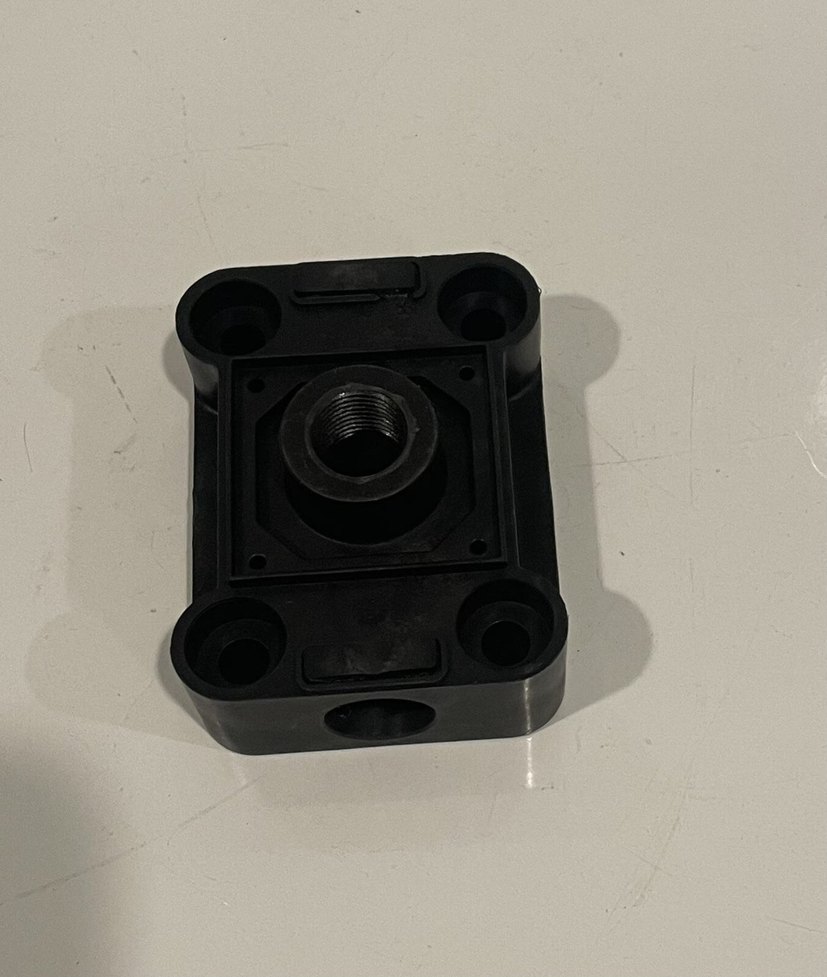 Warren Rupp 095-106-551 Sandpiper Main Air Valve Body S05/07/10 095.106.551 NEW!
