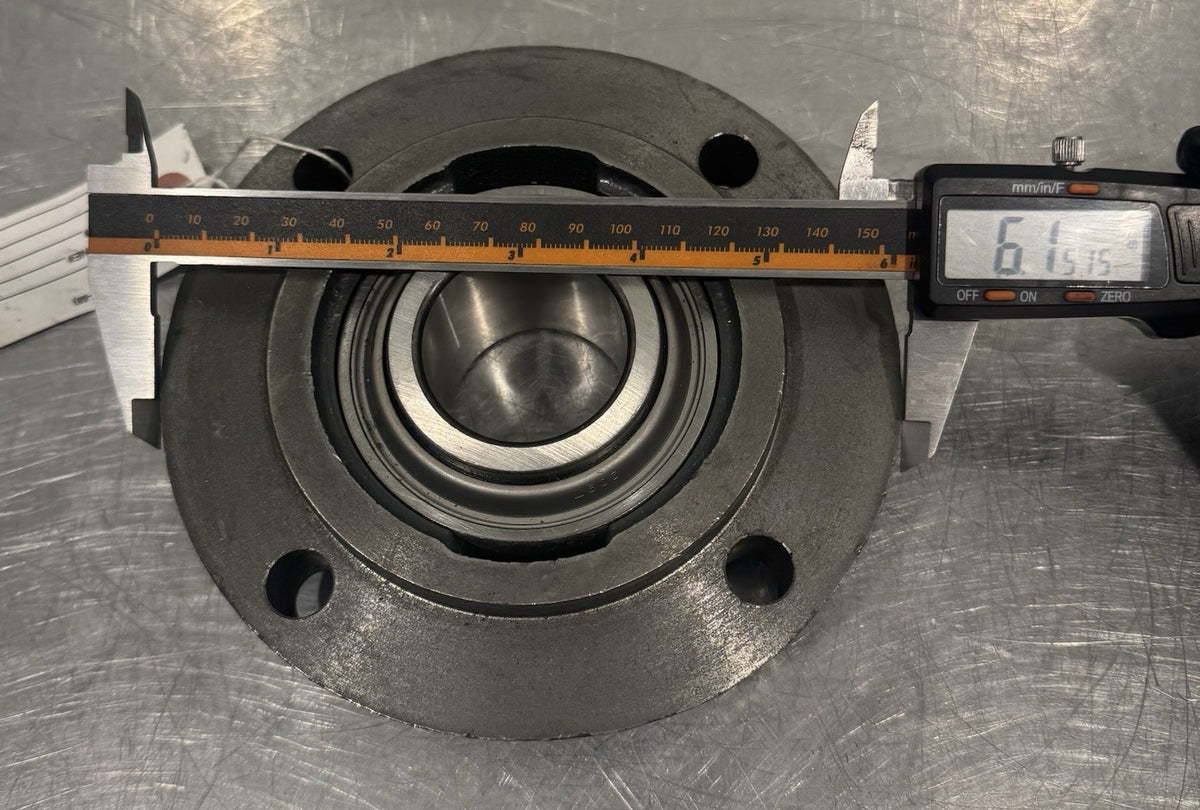 Peer FC209S Flanged Roller Bearing NEW! FREE SHIPPING!