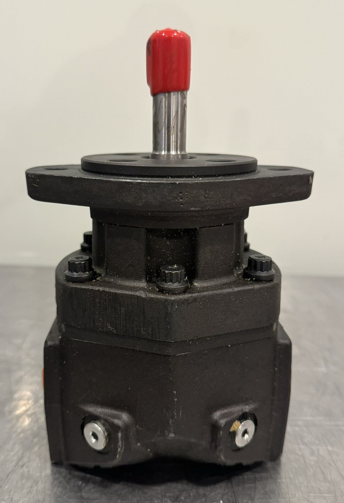 Parker M4B01512S20NB Hydraulic Motor High Speed NEW! FREE SHIPPING!