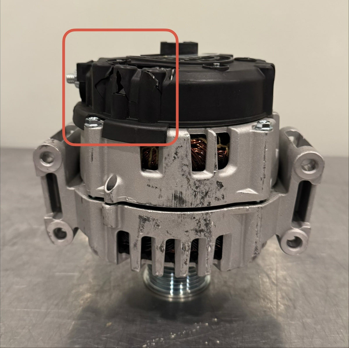 WAI 21487N Alternator 12VDC 220A For Mercedes Benz NEW! DAMAGED CONNECTION!