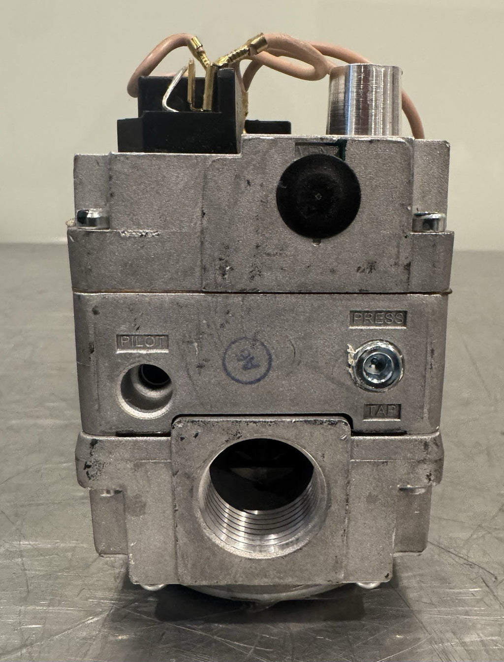 White Rodgers 36D27-914 Gas Valve 24V Pentair 476388 NEW! FREE SHIPPING!