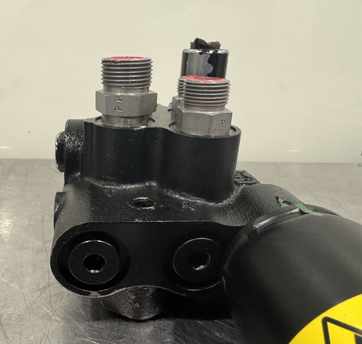 Caterpillar 592-5407 CAT Hydraulic Accumulator W/ Valve 580-0071 NEW! SHIPS FREE