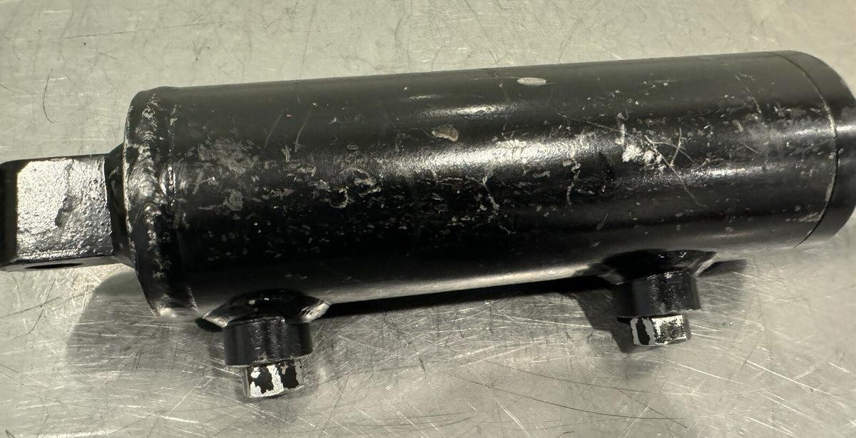 McElroy MEB00157 2B X 3-1/4S X 5/8R Hydraulic Cylinder NEW! FREE SHIPPING!