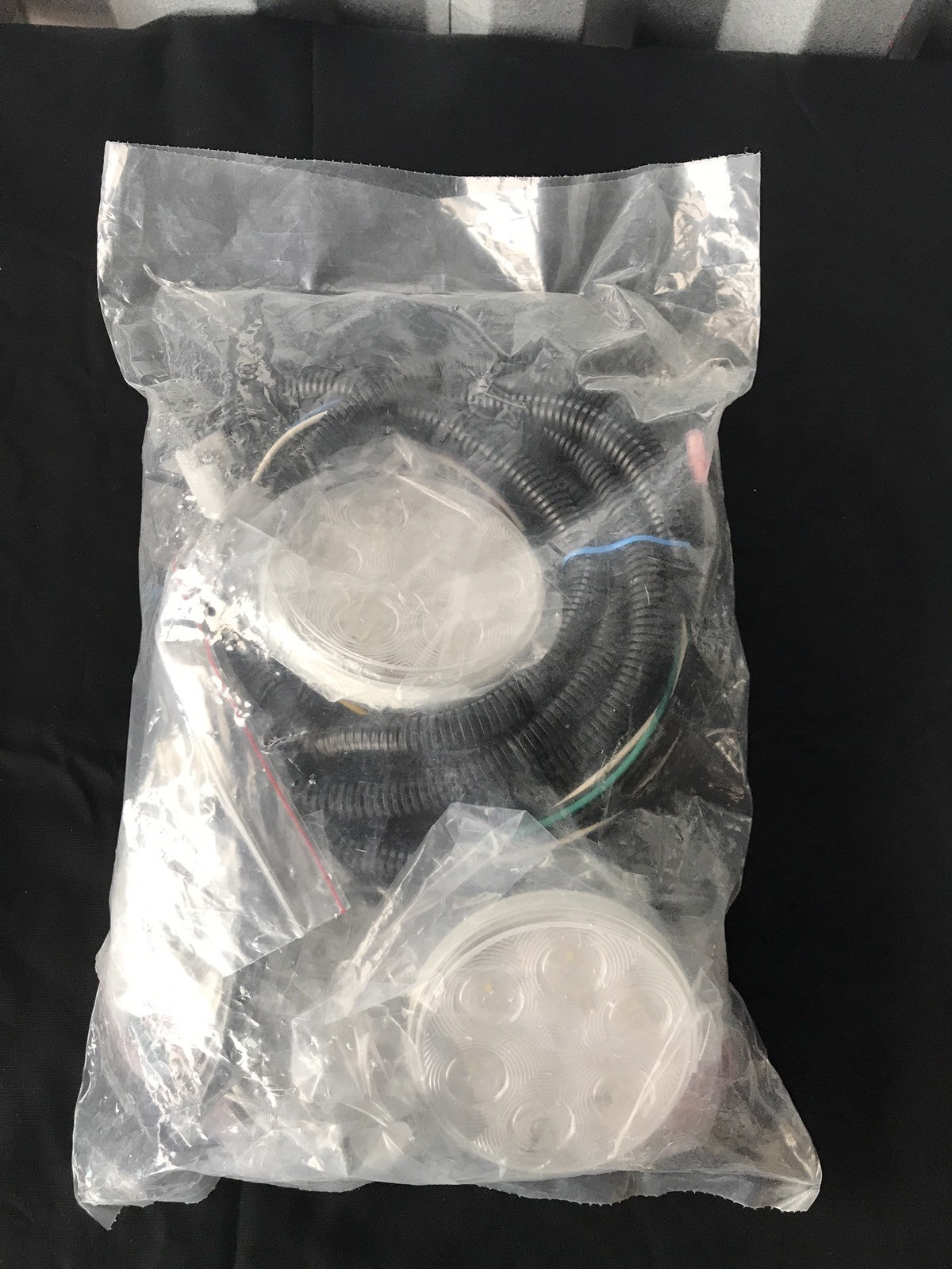 Knapheide 261035151A-LED6C Round White  Light Kit For Trucks NEW SEALED