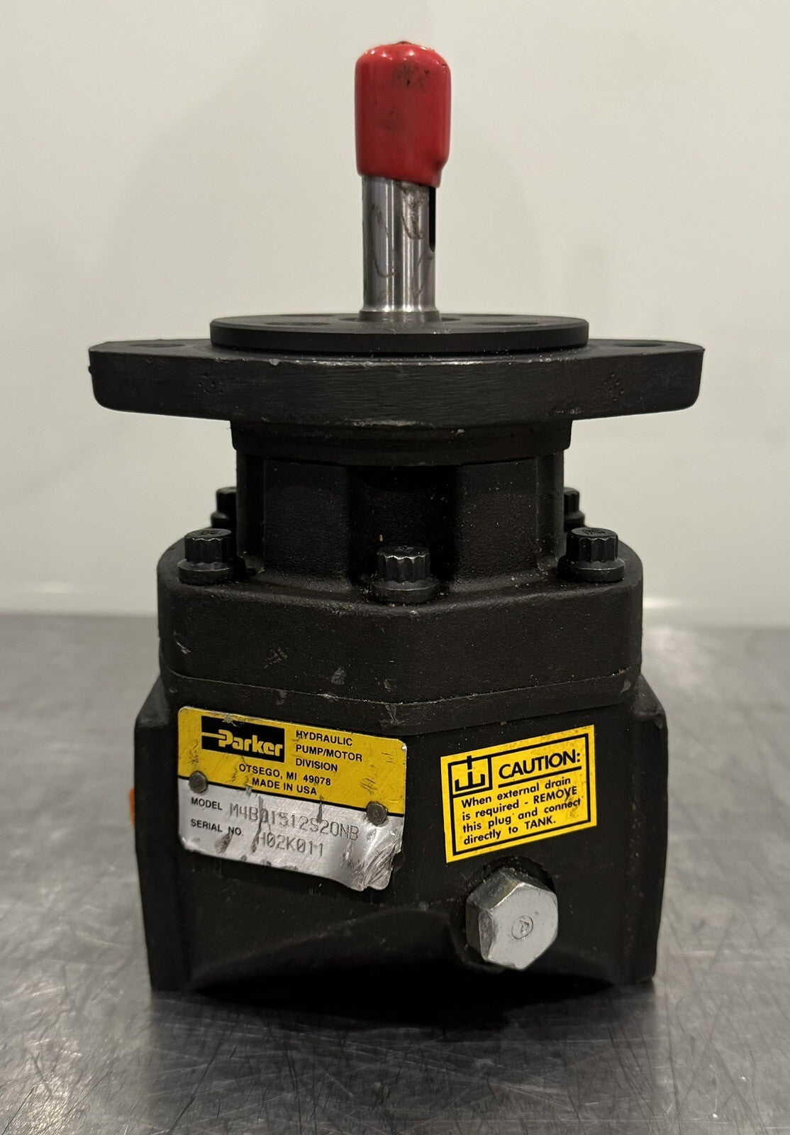 Parker M4B01512S20NB Hydraulic Motor High Speed NEW! FREE SHIPPING!