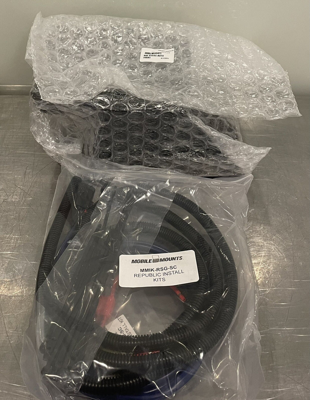 Mobile Mounts MM-RSGSC-AUTO Install Plate MM-VPDU-4720 VPDU NEW IN BOX!