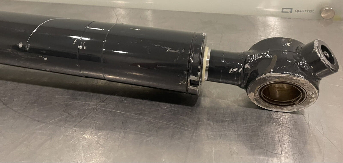 Hitachi YD00000368 Hydraulic Cylinder NEW! FREE SHIPPING!!