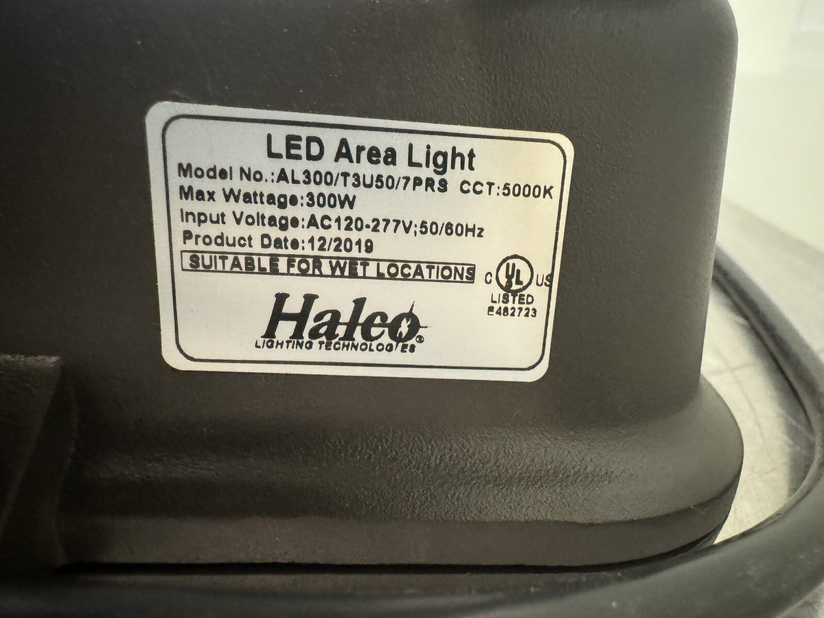 Halco AL300/T3U50/7PRS LED Area Light 300W 5000K NEW IN BOX! FREE SHIPPING!
