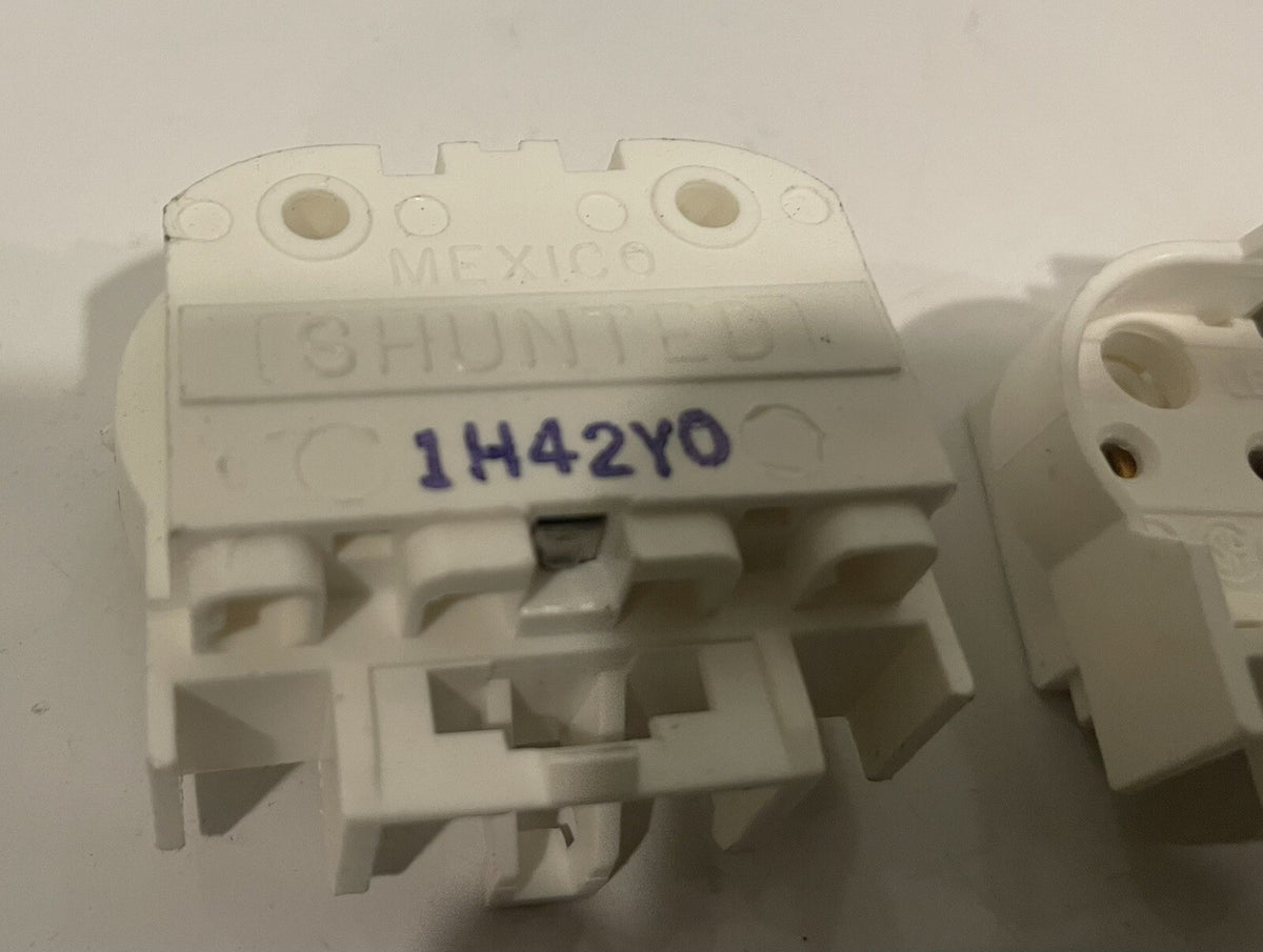 Leviton Shunted 1H42Y0 Socket Lampholder PACK OF 2 NEW! FREE SHIPPING!