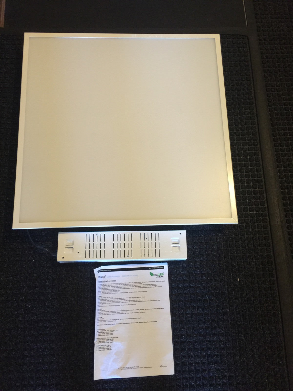 MAXLITE LED Flat Panel Light 2'x2' 35watt 3500k Model mlfp22de3535 NEW