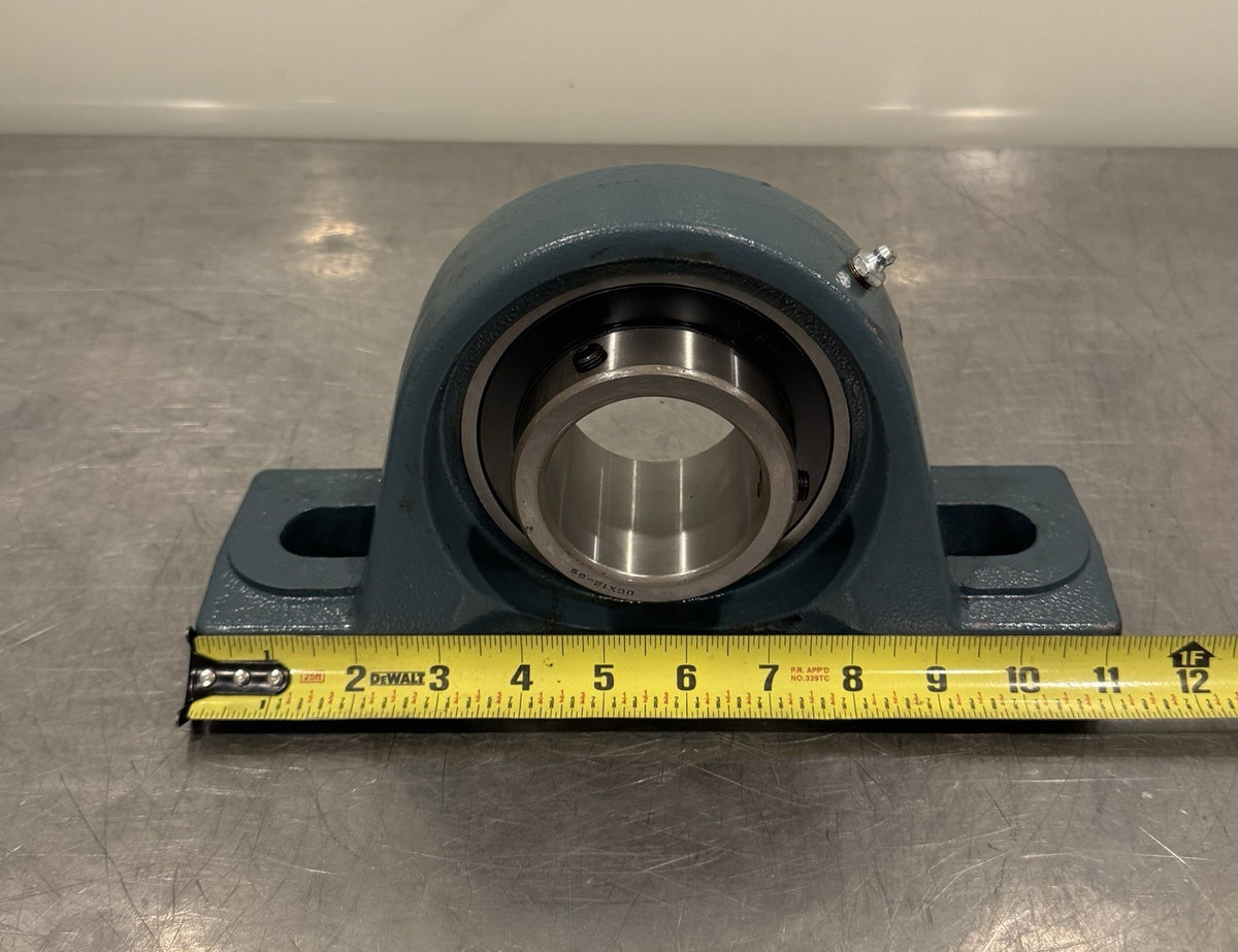 AMI PX12 Pillowblock Bearing 2-Bolt Mount UCX12-39 NEW! SHIPS FREE!
