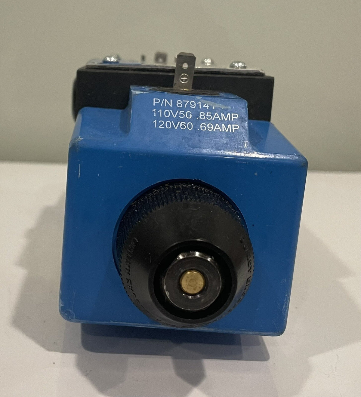 Eaton DG4S4-016C-U-B-60 Directional Solenoid Valve NEW! FREE SHIPPING!