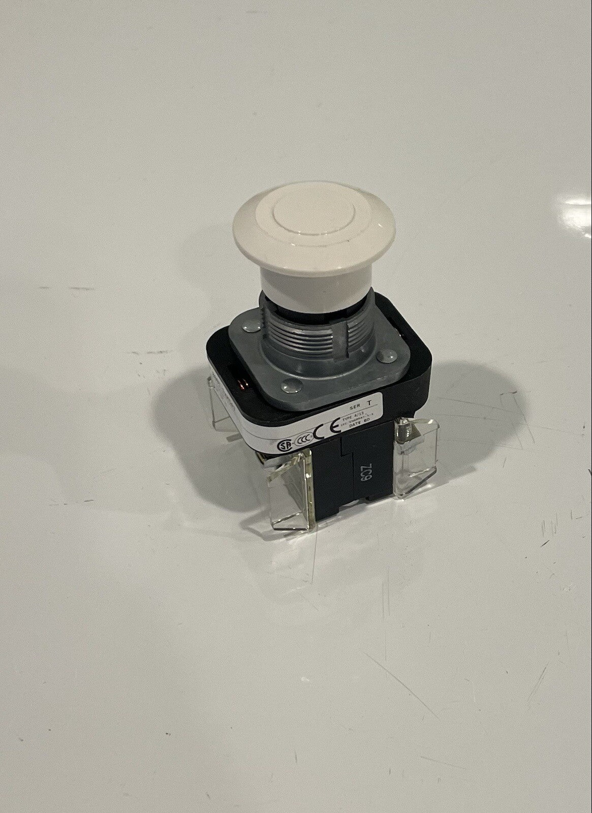 Allen Bradley 800T-FXM5A7 Push Pull Switch NEW! FREE SHIPPING!