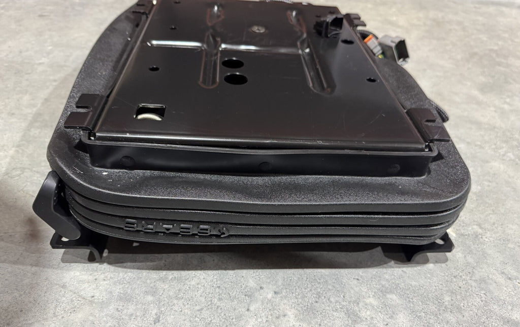 ACP0674330 Agco Suspension Seat ASSY NEW IN BOX! FREE SHIPPING!