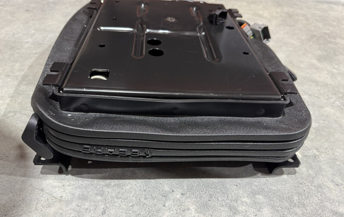 ACP0674330 Agco Suspension Seat ASSY NEW IN BOX! FREE SHIPPING!