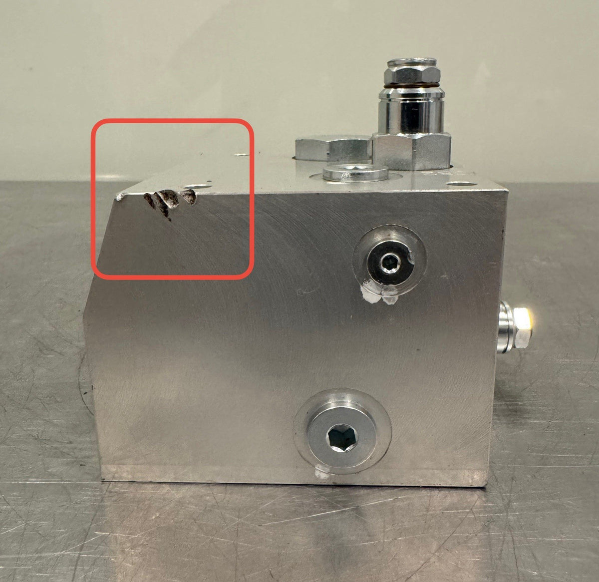 JLG 1001166997 Manifold Block Hydraulic NEW! FREE SHIPPING!