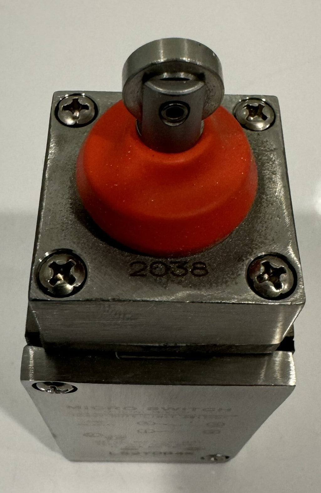 Honeywell LS2YDB4K Limit Switch Top Roller Micro switch NEW IN BOX!