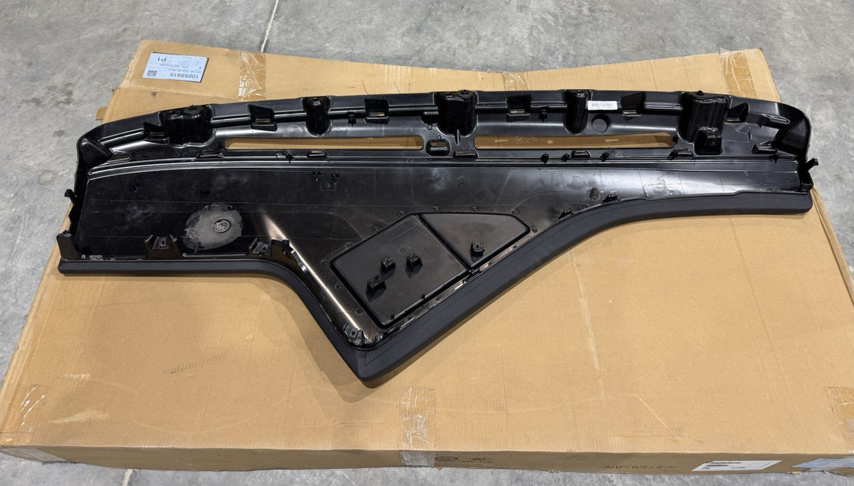 A22-73743-000 Freightliner Dash Top Cover Skin Con Met 10055915 NEW IN BOX!