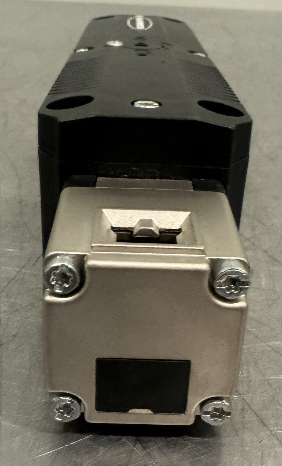Banner SI-GL42DM21-10 Interlock Safety Locking Switch NEW! FREE SHIPPING!